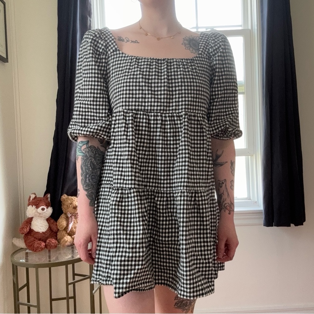 Adorable Gingham Babydoll Mini Dress 🖤 - Picture 2 of 9